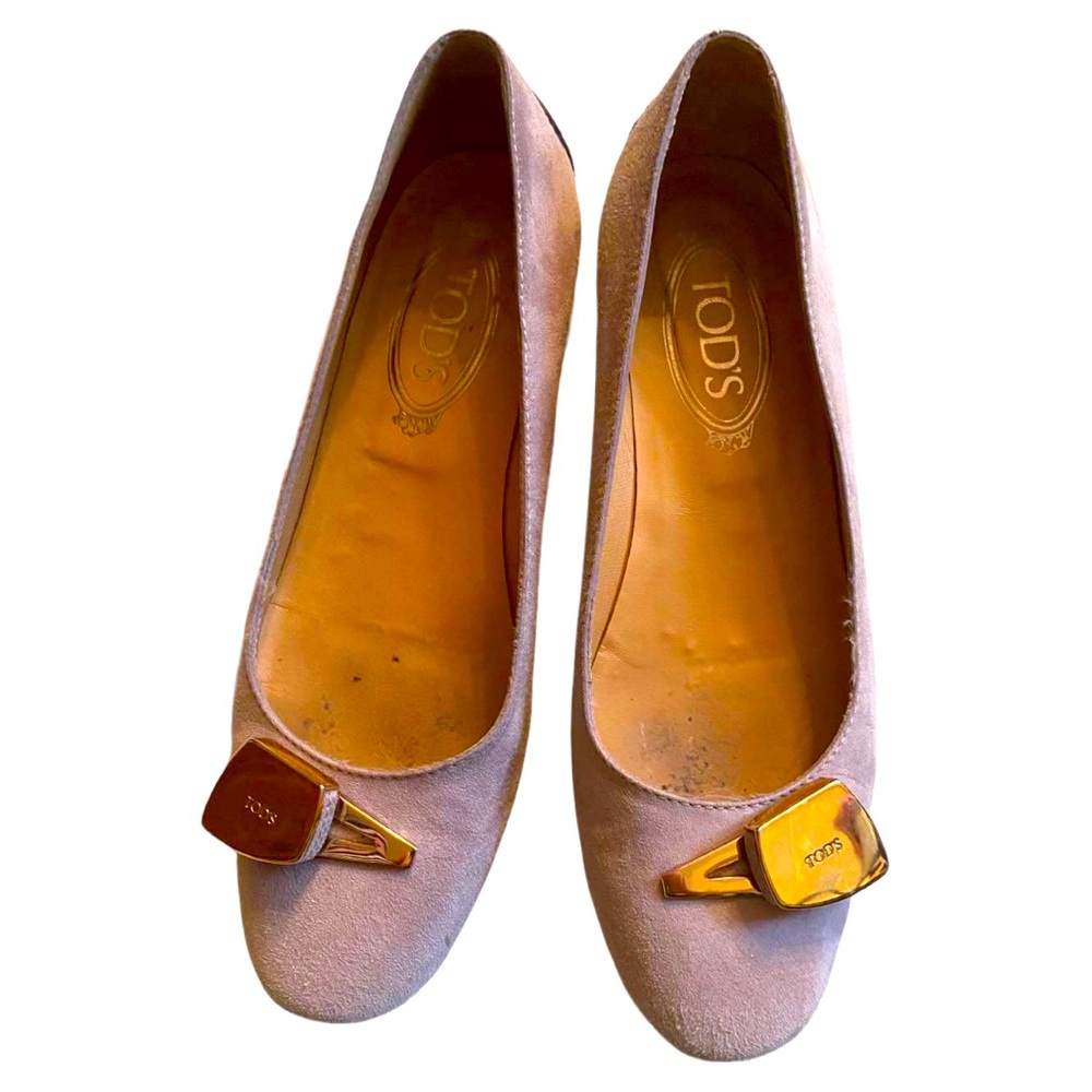 TOD’s Flats: Pink Suede Elegance